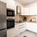 Sea Views In A Stunning 2br In Apartment St. Paul's Bay