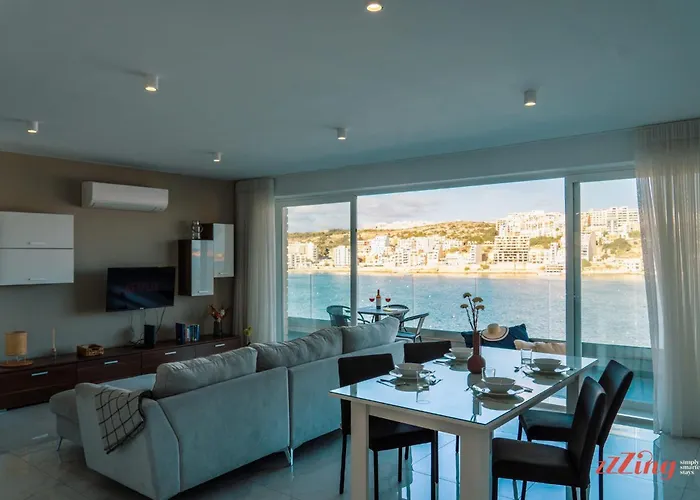 Seaside Magic From A Stunning Διαμέρισμα