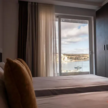 Sea Views In A Stunning 2br In