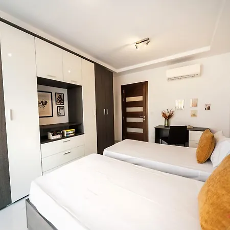 Sea Views In A Stunning 2br In